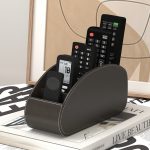 [Organisateur gain de place] 1 Pièce Porte-Télécommande en PU avec Boîte de Rangement à 5 Compartiments - Organisateur de Télécommande pour TV, Lecteurs Médias, Stylos, Lunettes & Petits Objets - Gain de Place pour Bureau ou Table de Chevet (Compatible Bureau) - Image 10